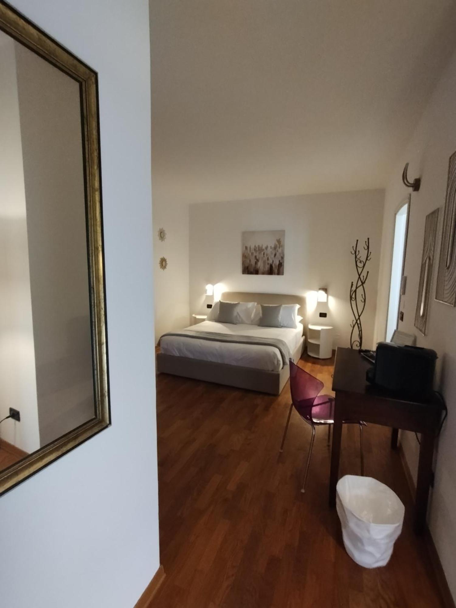 Palazzo Cusani Charming Rooms Vercelli Eksteriør bilde