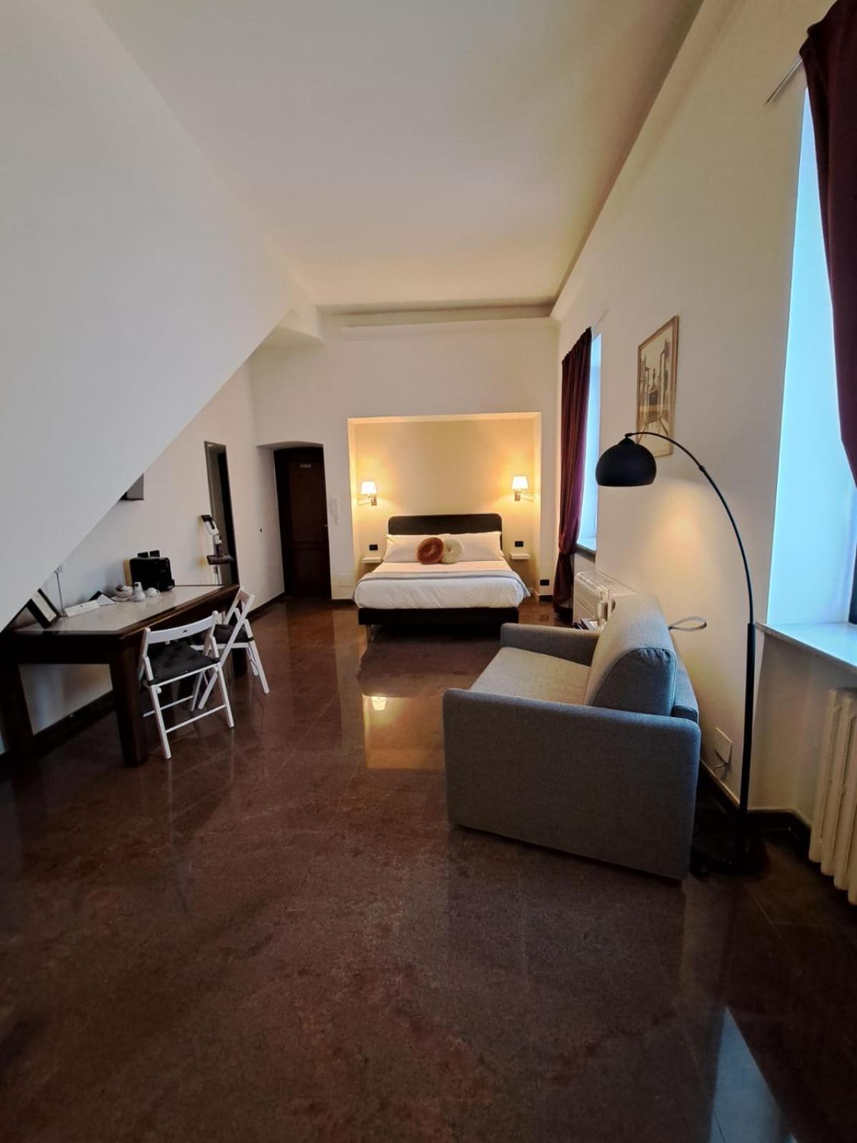 Palazzo Cusani Charming Rooms Vercelli Eksteriør bilde