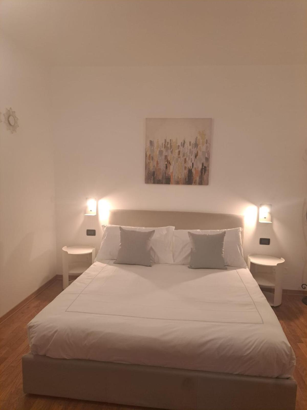 Palazzo Cusani Charming Rooms Vercelli Eksteriør bilde